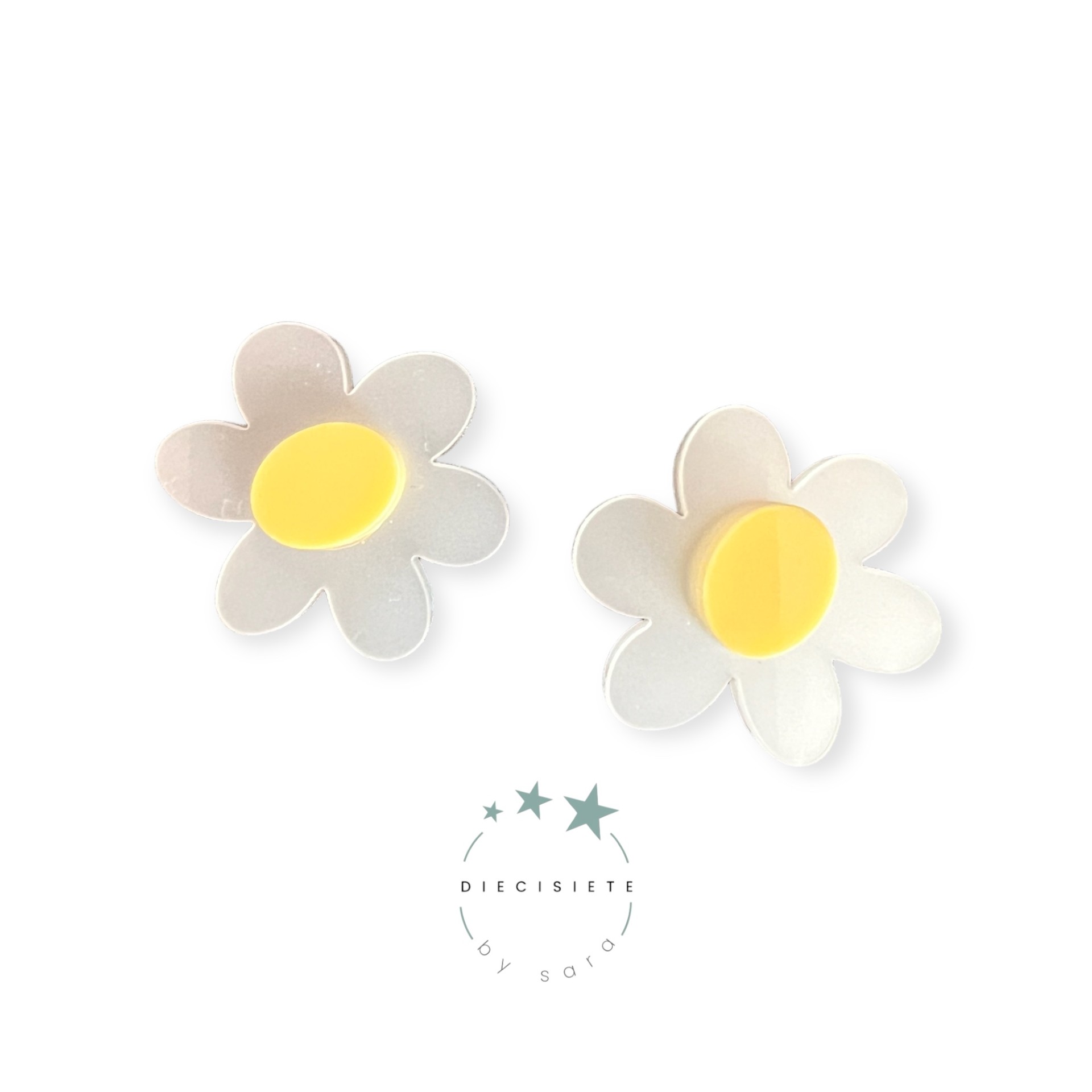 pendientes-flor-margarita-blanco-amarillo-diecisiete-by-sara-joyeria-acebo